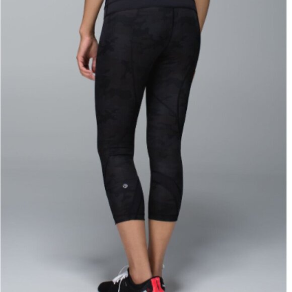 EC Lululemon Run: Inspire Crop II - Camo - Size 6 - Picture 2 of 5